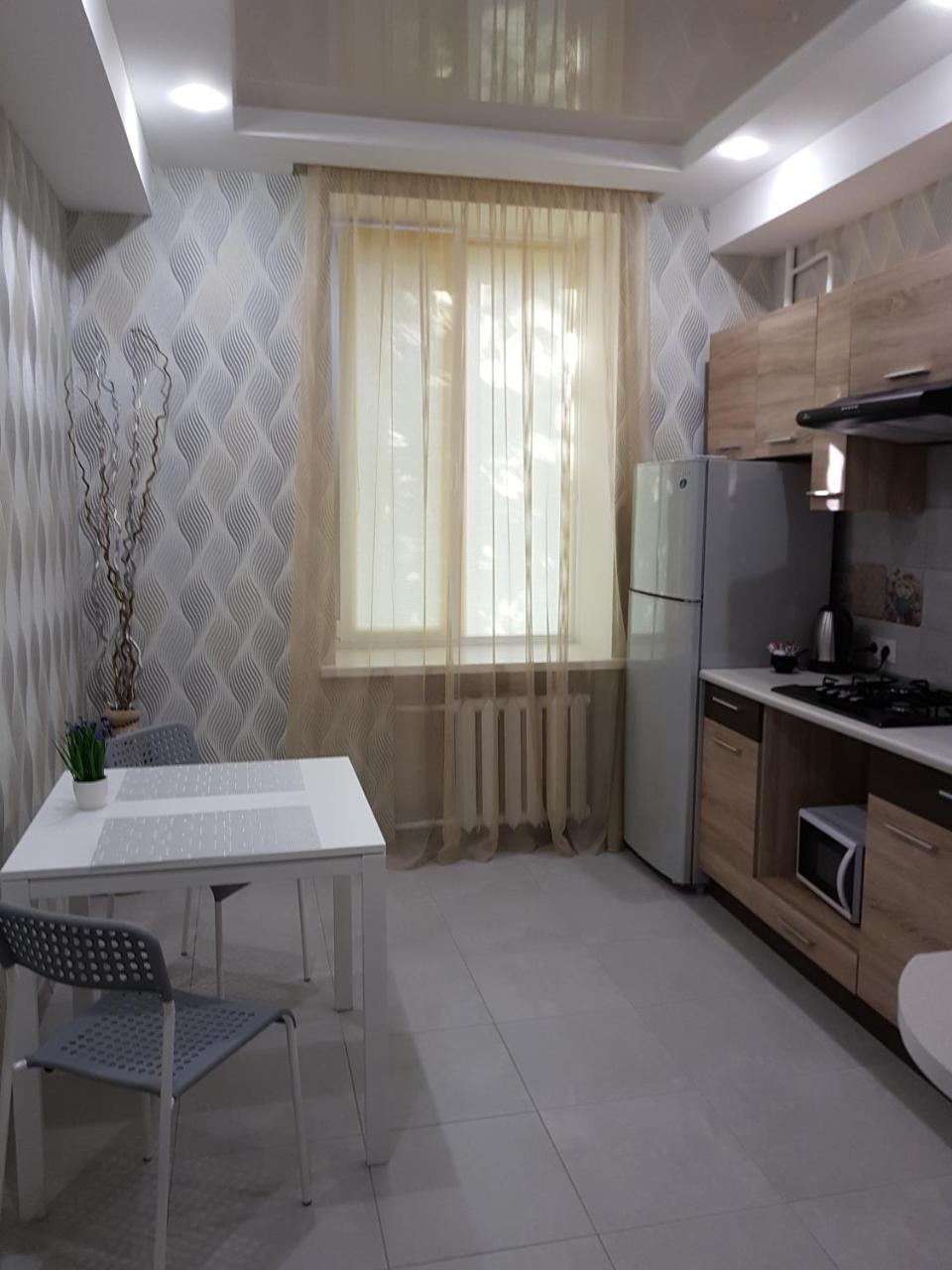 Lux Apartment Zaporizhia Bagian luar foto